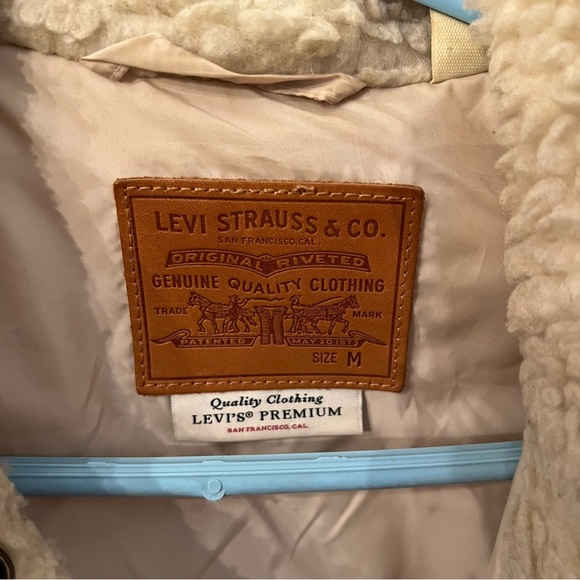 Levi’s Sherpa Jacket - Picture 3 of 5